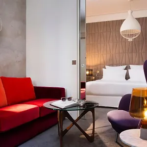 Dupond-smith Hotel